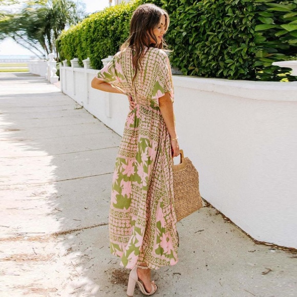 Vici A World to See floral slit dress in size M - Picture 3 of 13